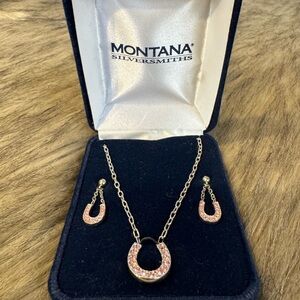 Montana Silversmiths Pink Horseshoe Necklace Set